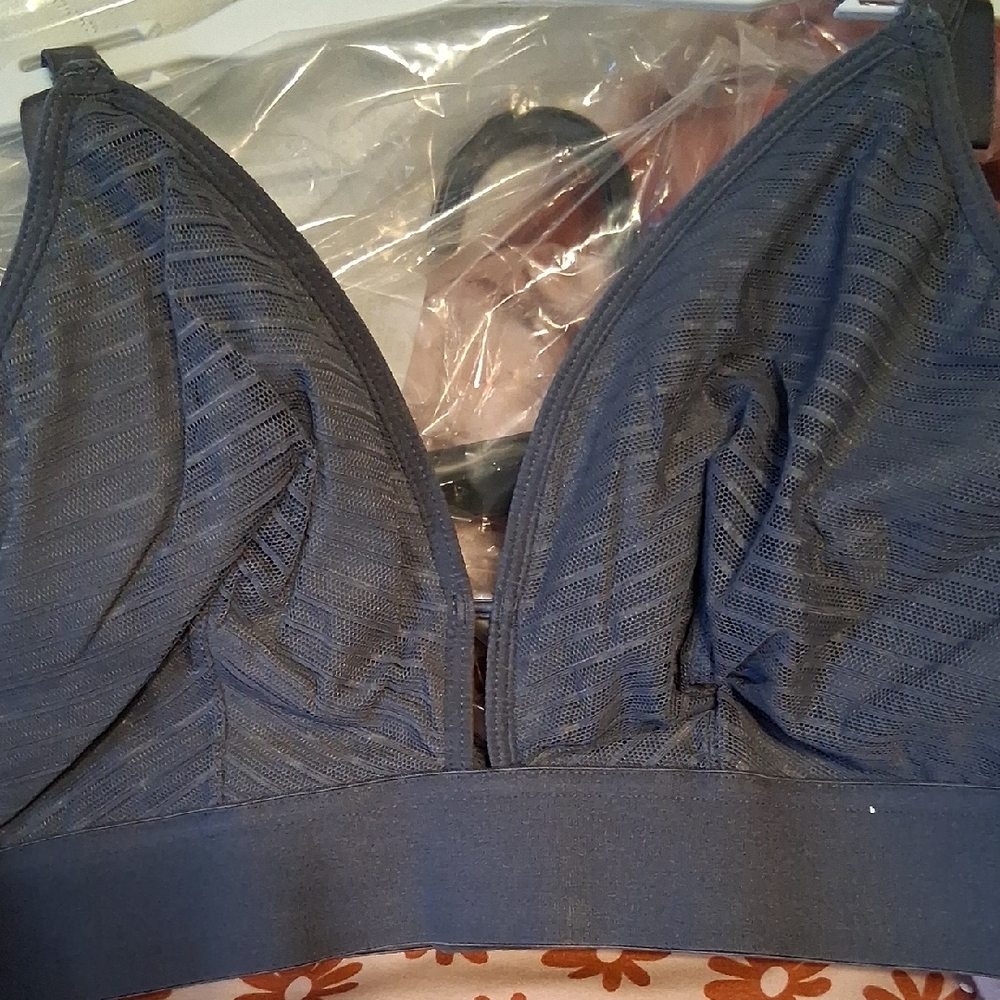 All.You.Lively Charcoal Bralette - Picture 4 of 6
